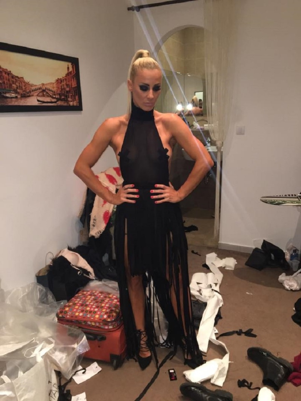 Simon stoji iza eksplicitnih fotografija!