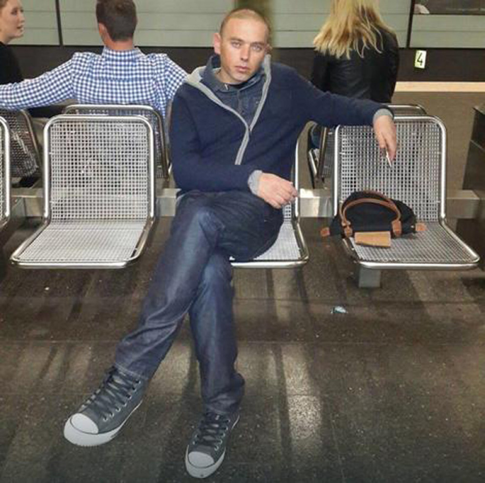 Živ sam, ne tražite me