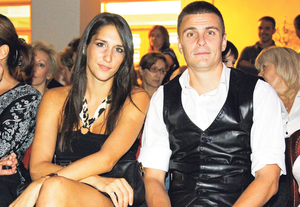 Jelisaveta pokazala trudnički stomak (FOTO)