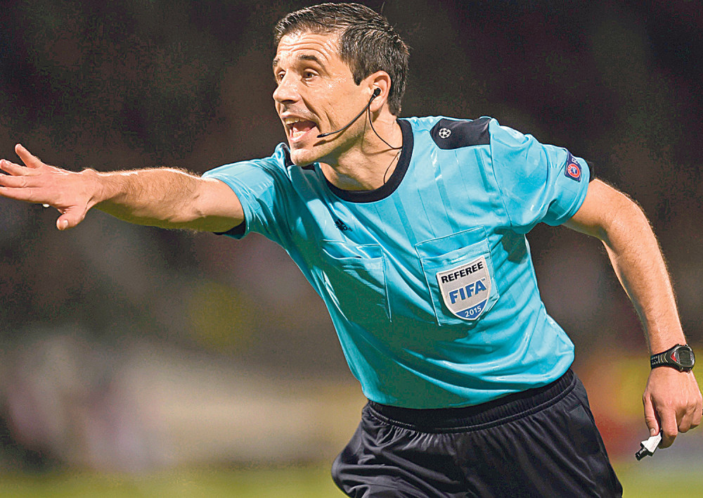 Mažić beži od nagaznih mina!