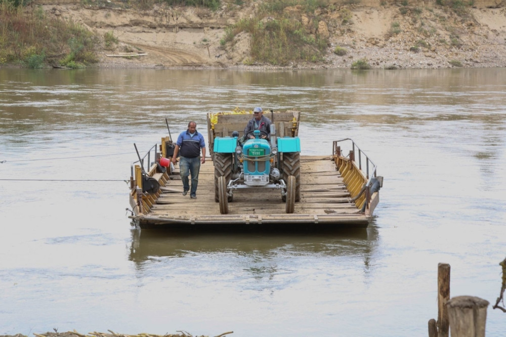 Traktorom pao sa skele u Moravu!