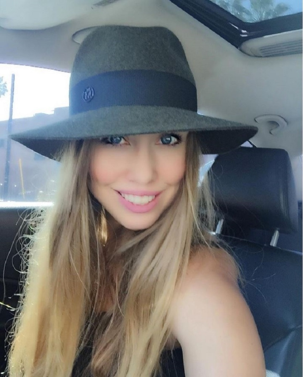 Kebina ćerka opet predmet ismevanja! (FOTO)