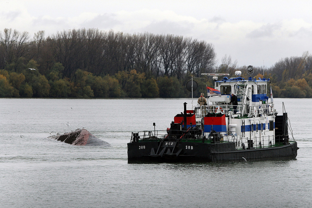 Potonuo teretni brod kod Smedereva!