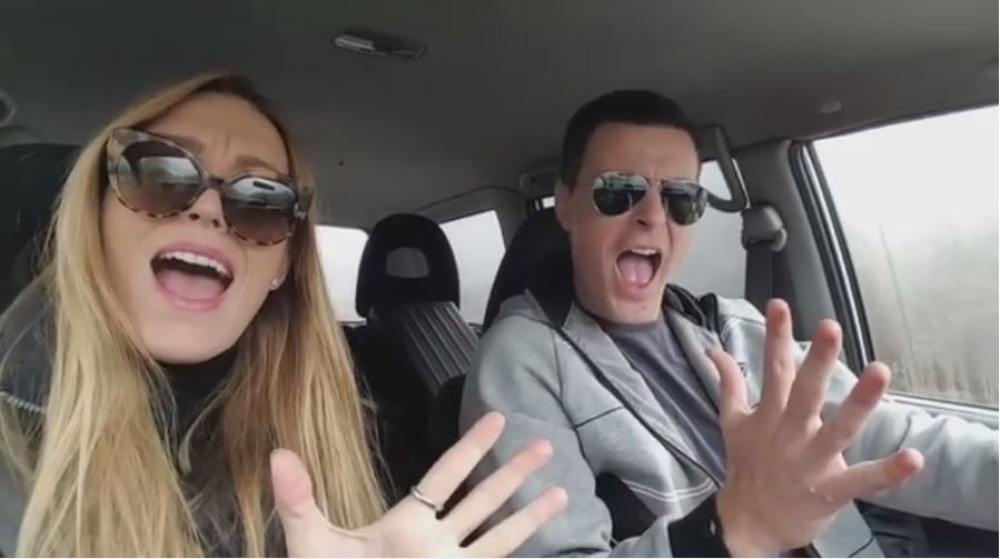 Vuk peva, na bezbednost ne misli! (VIDEO)