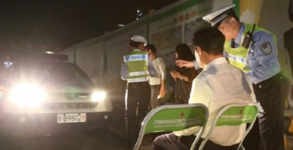 Oduševiće vas kako Kinezi kažnjavaju vožnju s dugim svetlima!