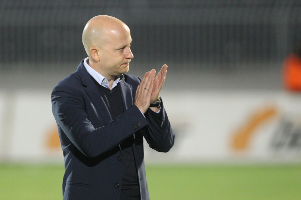 Marko Nikolić zapevao na proslavi duple krune (VIDEO)