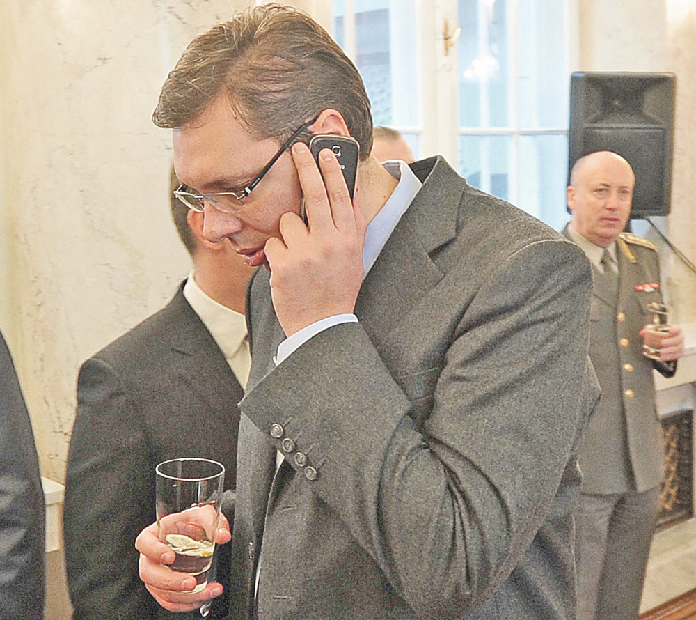 Vučić i pola Vlade "na merama“!