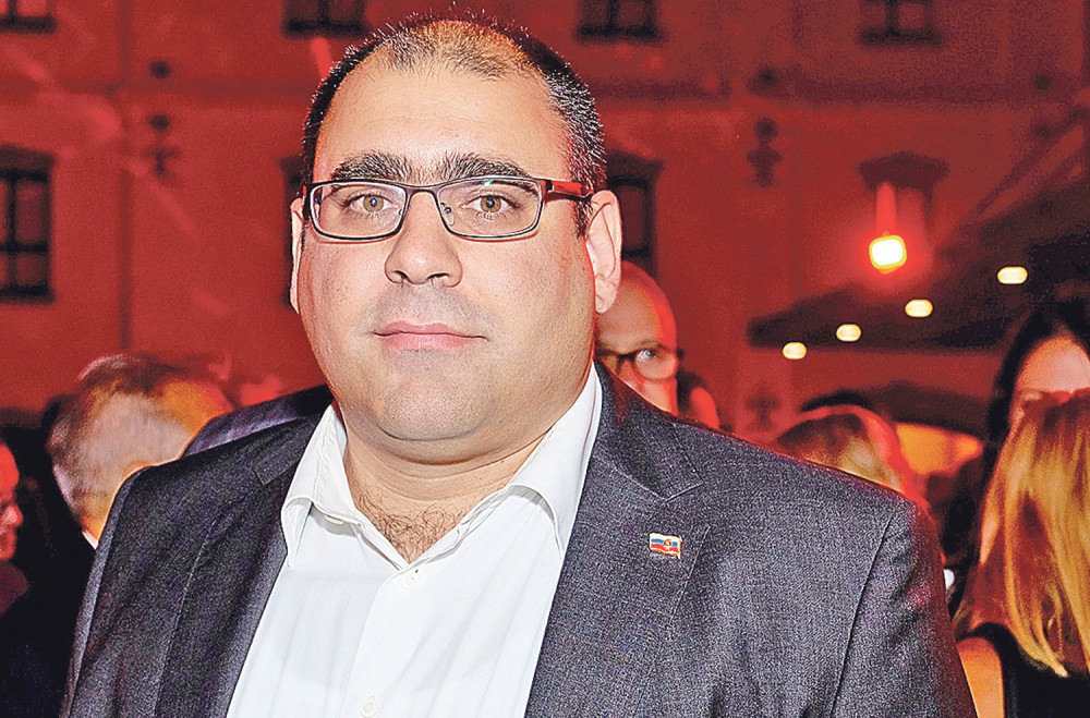 Crnogorski glumac nakon izjave da su Srbi otrovni izdajnici kojima je*e majku, izazvao burne reakcije naših političara!