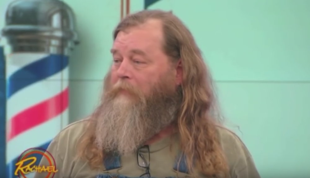 Pretila razvodom jer se godinama nije brijao! Evo šta je uradio (VIDEO)