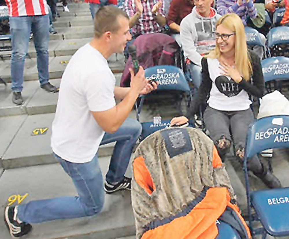 Rekla „da“ pred 16.000 „delija“!