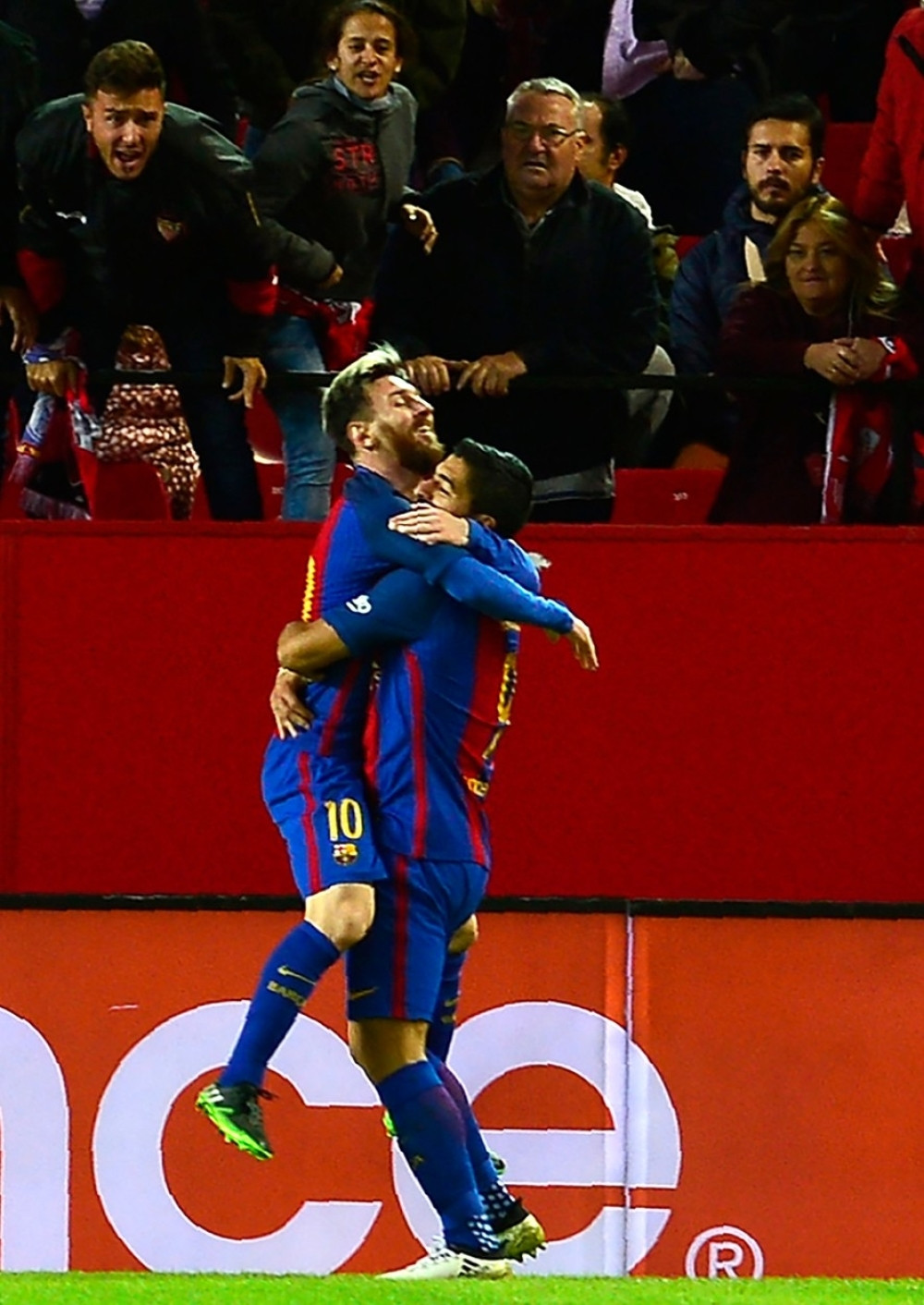 Suarez 'ladno više voli Mesija od rođene žene! Ako ne verujete, pogledajte! (FOTO)