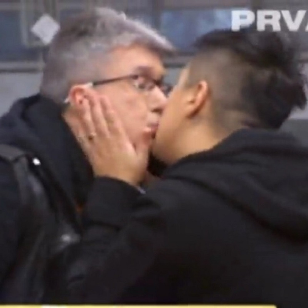 Saša Popović i Marija Šerifović uhvaćeni kako se ljube! (FOTO)