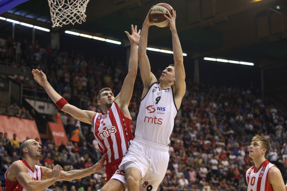 Košarkaši Partizana otrovani hranom!