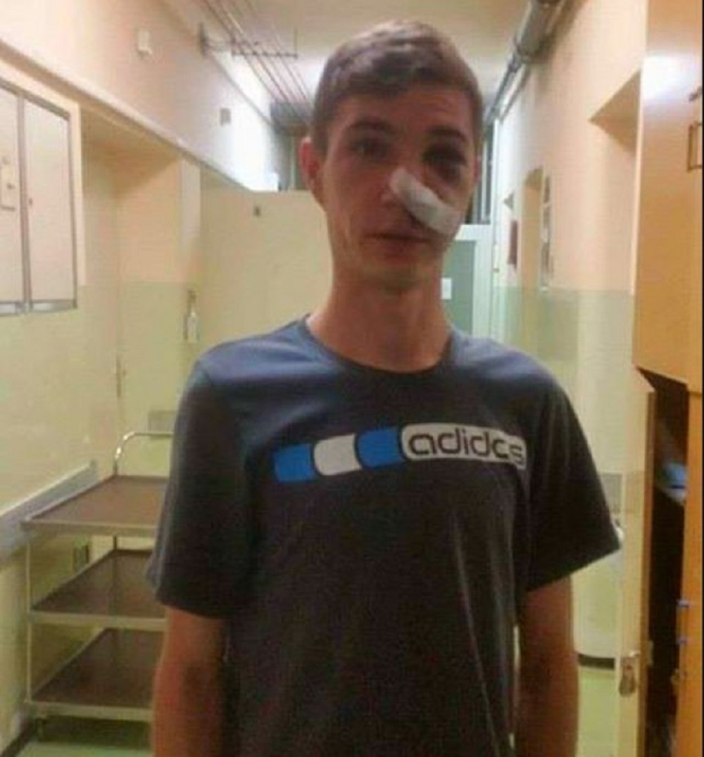 Sudija nokautirao fudbalera?!