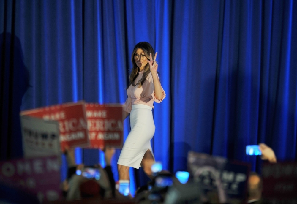 Melanija Tramp diže tri prsta! (FOTO+VIDEO)