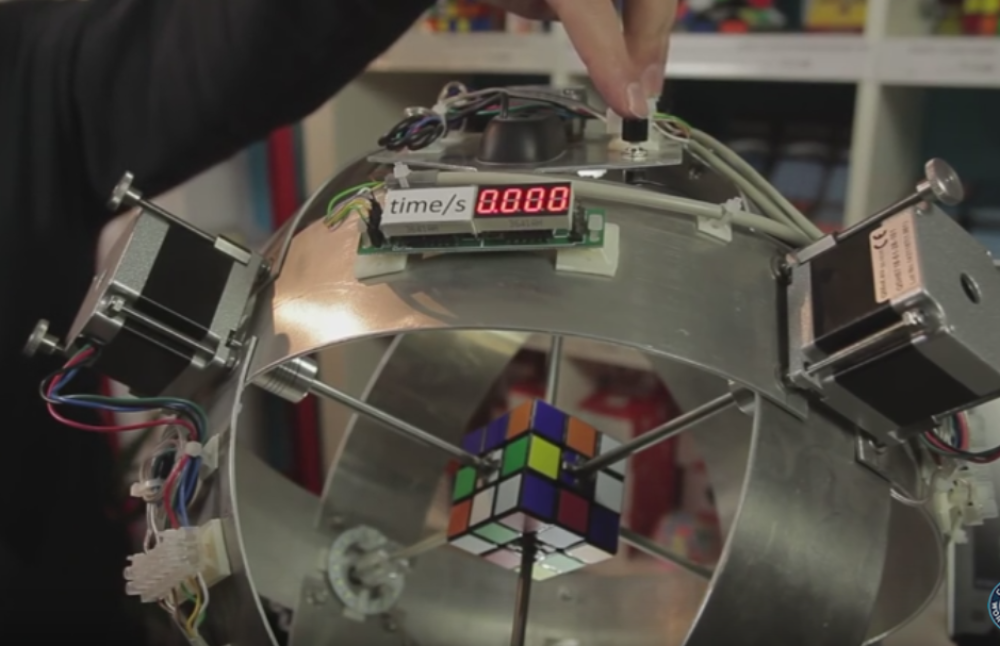 Robot složio Rubikovu kocku za 0,8 sekundi! (VIDEO)