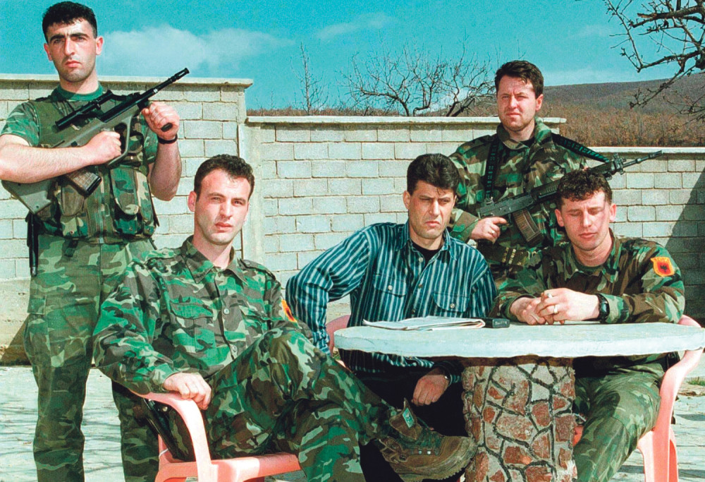 Kamion KFORA greškom istovaren na parkingu, vreće sa ljudskim organima počele da ZAUDARAJU! Afera "medicinski otpad" isplivala na videlo!