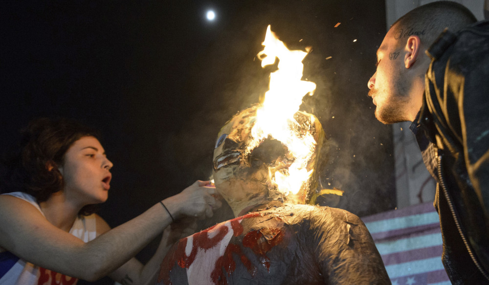 Narod protestuje, Tramp ogorčen