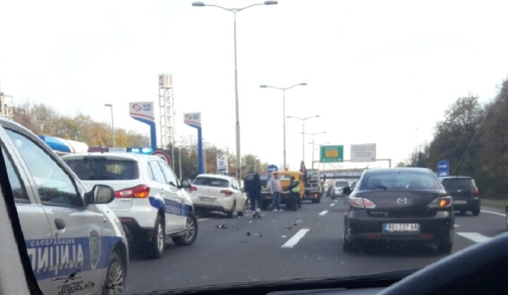 Nesreća na auto-putu, saobraćaj stao