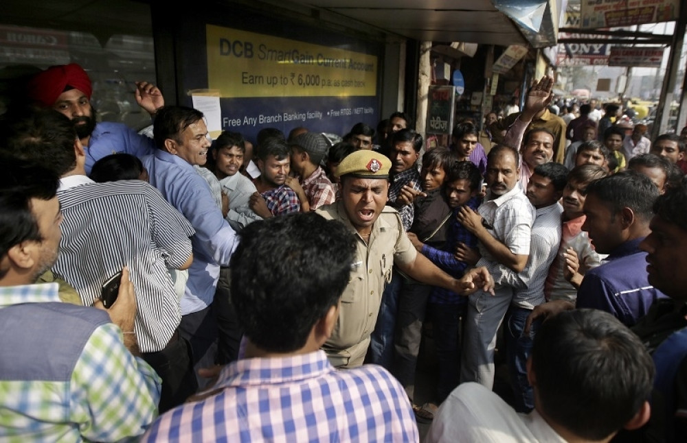 Ministar na meti žešćih kritika jer je korona virus uporedio sa ženama!