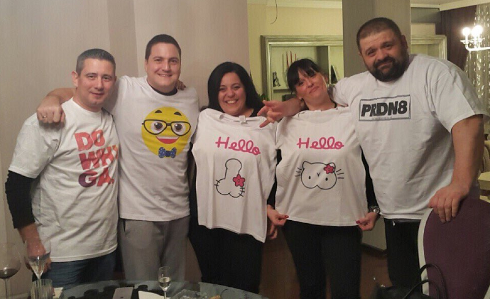 Crni Ružiću, šta to grliš? (FOTO)