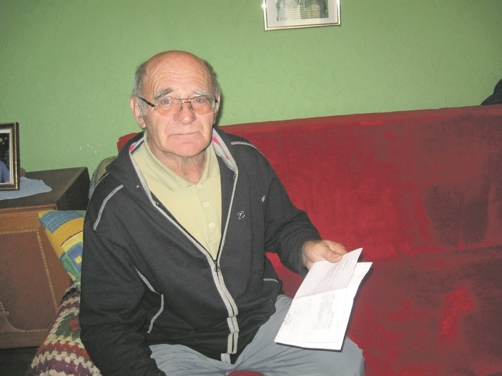 Kažnjen zbog telefona, a nit' vozi nit' ima mobilni!