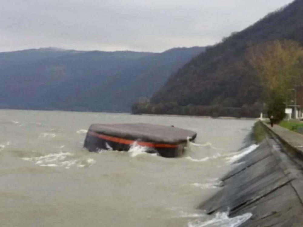 Nezapamćena tragedija, potonuo brod sa prosvetnim radnicima, poginulo 30, nestalo najmanje 200 OSOBA! (FOTO)