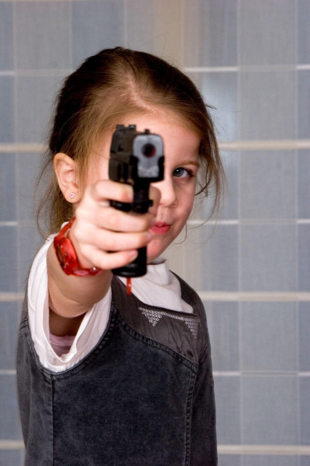 Poneću pištolj u školu, pobiću vas sve, pripremi se ku*ko!