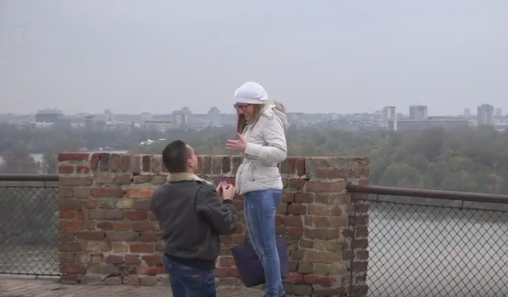Odveo je devojku na Kališ, a prsten je pao s neba! (VIDEO)