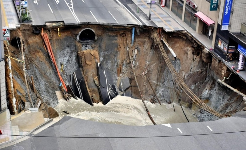 Zapušili džinovsku rupu za dva dana! (FOTO)