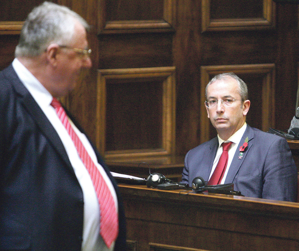 Možeš da dođeš u Skupštinu i da ćutiš!