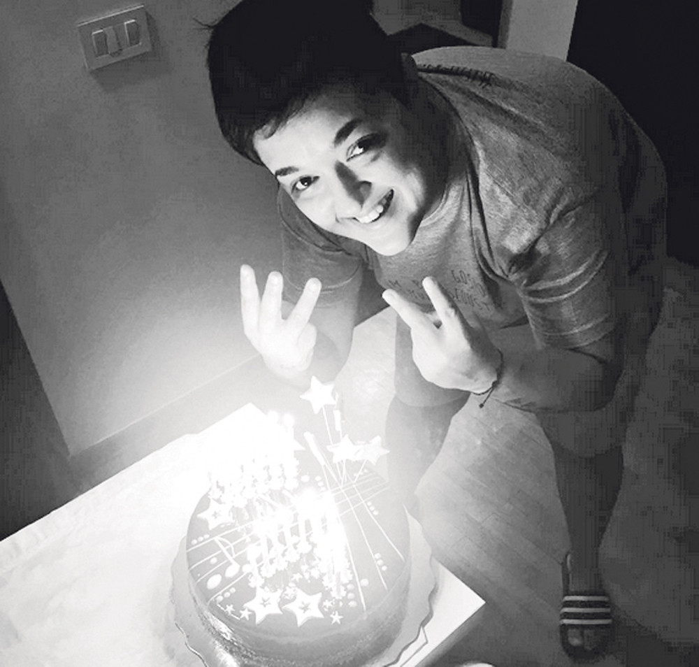 Marija dobila tortu sa notama za rođendan!