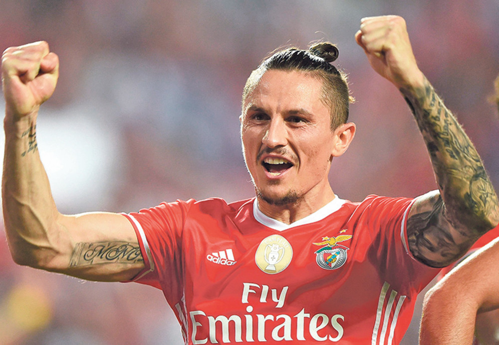 Fejsa istetovirao cele grudi, na stomaku mu šokantna poruka! (FOTO)