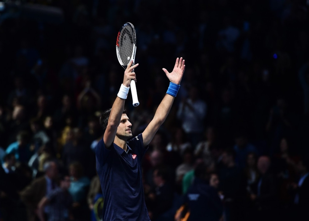 Nole sa patkama, labudovima i sinom