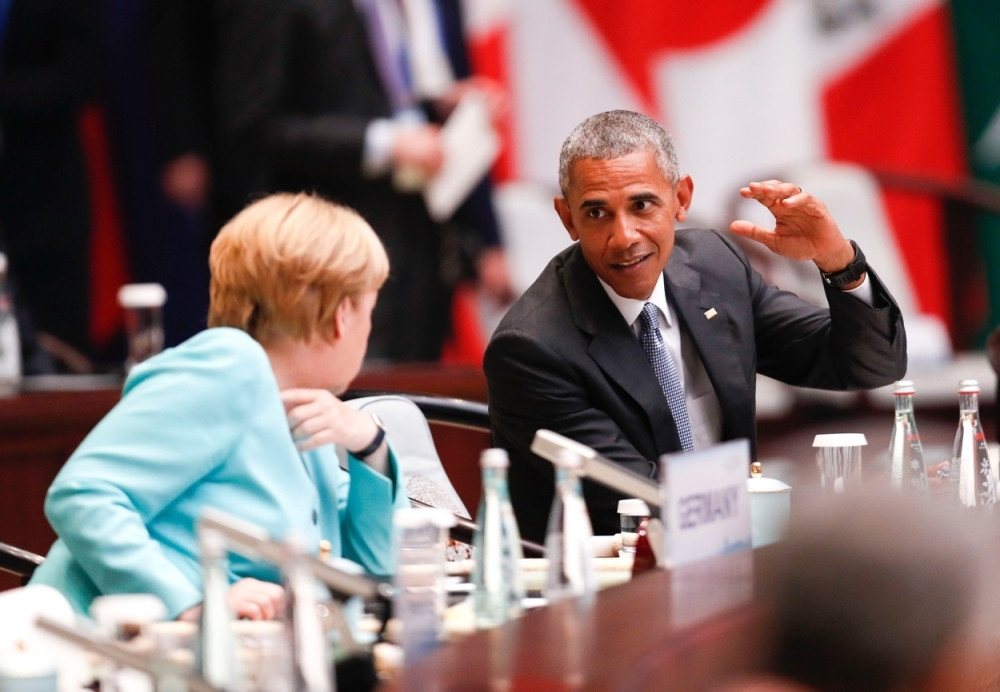 Obama i Merkel sami u hotelu