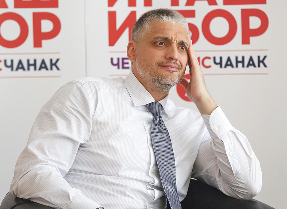 Čeda ostao bez limuzine!