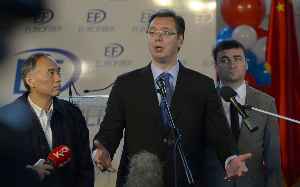 Vučić zadovoljan ministrima, ne i sobom