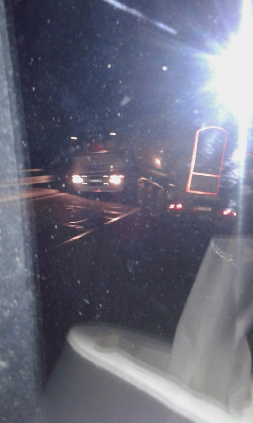 Cisterna napravila haos na auto-putu Beograd - Novi Sad