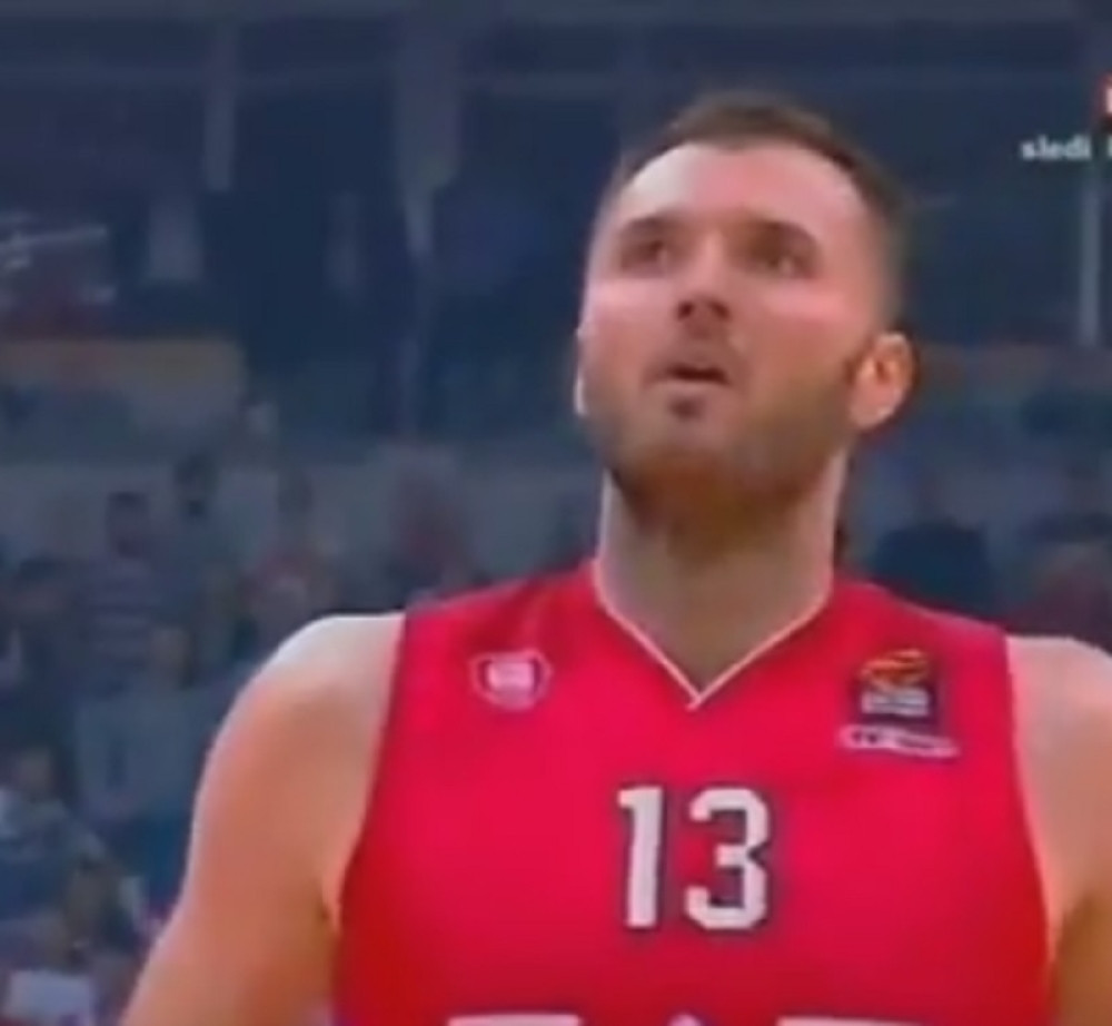 "Delije" pogrdno skandirale Mačvanu (VIDEO)