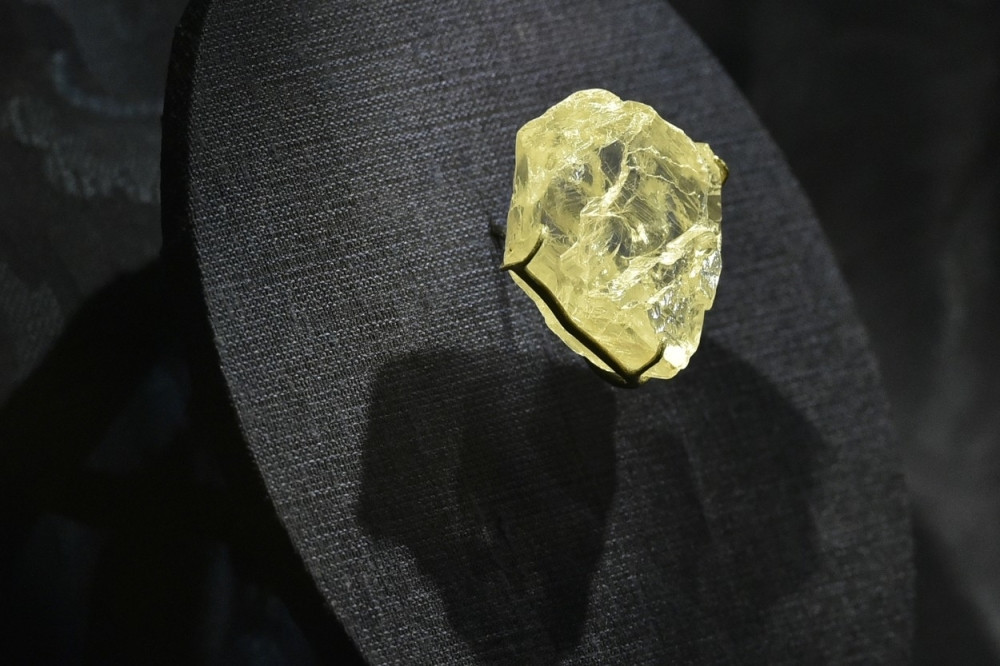 Izložen najveći nebrušeni dijamant (FOTO)