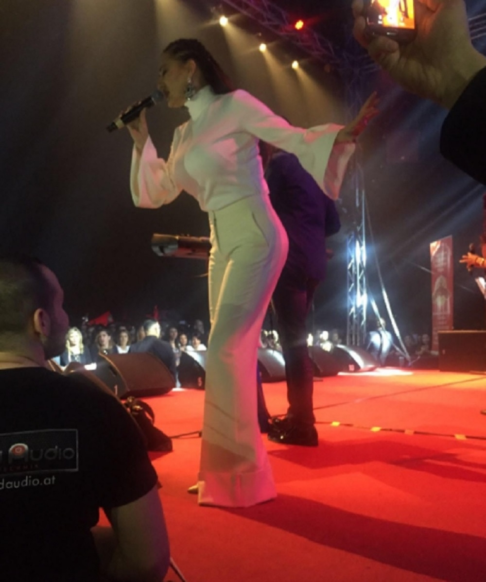 Ceca lepša nego ikada "zapalila" Beč (VIDEO)