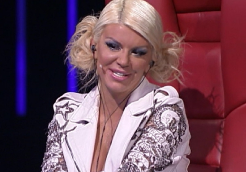 Dara počela da peva, a onda je slavni glumac poklopio za ceo život! (VIDEO)