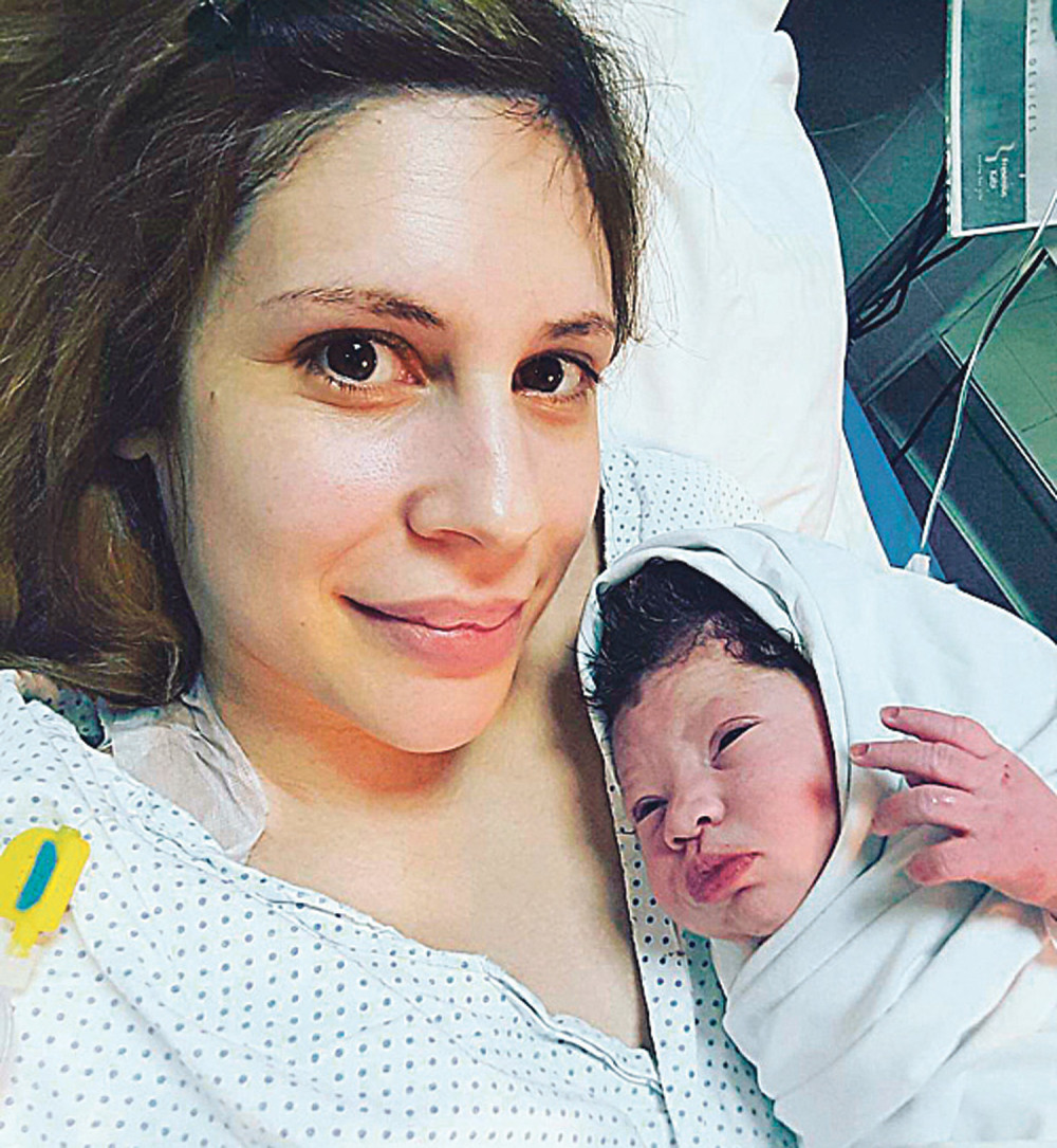 Lepa mi je unuka, govno joj pod nos