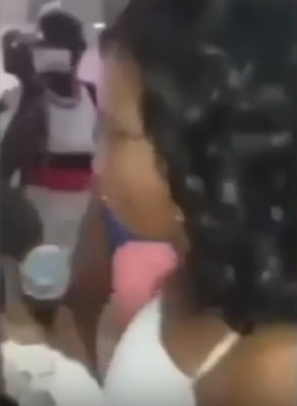 Ljubavnica upala na svadbu u venčanici! (VIDEO)