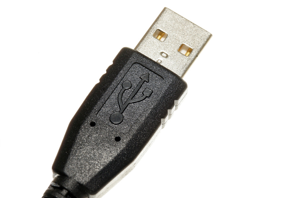 Evo zbog čega uvek USB ubacujemo sa pogrešne strane!