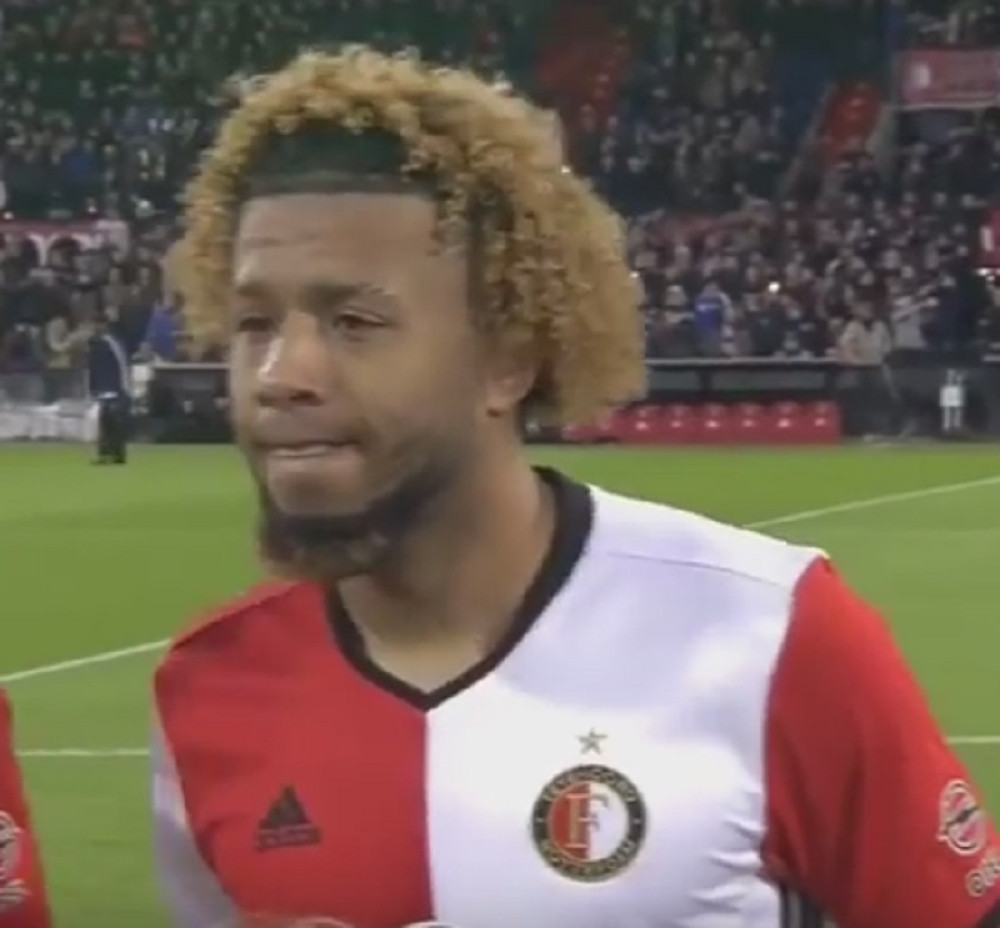 Fudbaleru preminula majka, navijači joj odali poštu (VIDEO)