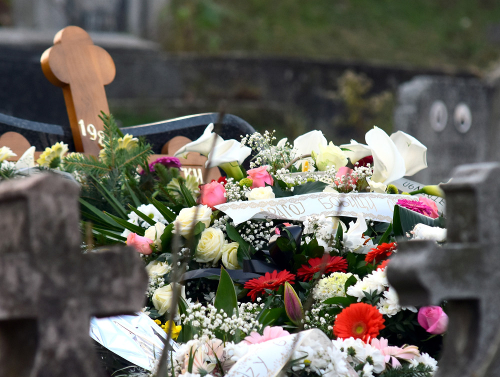 Odlaskom na sahranu činimo grehe!