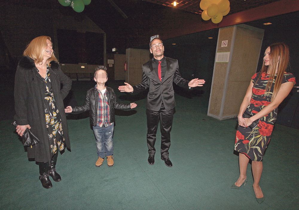 Nataša u društvu bivšeg muža i njegove devojke