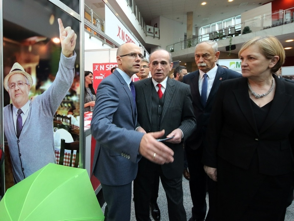 Otvoren prvi sajam penzionera u Srbiji!