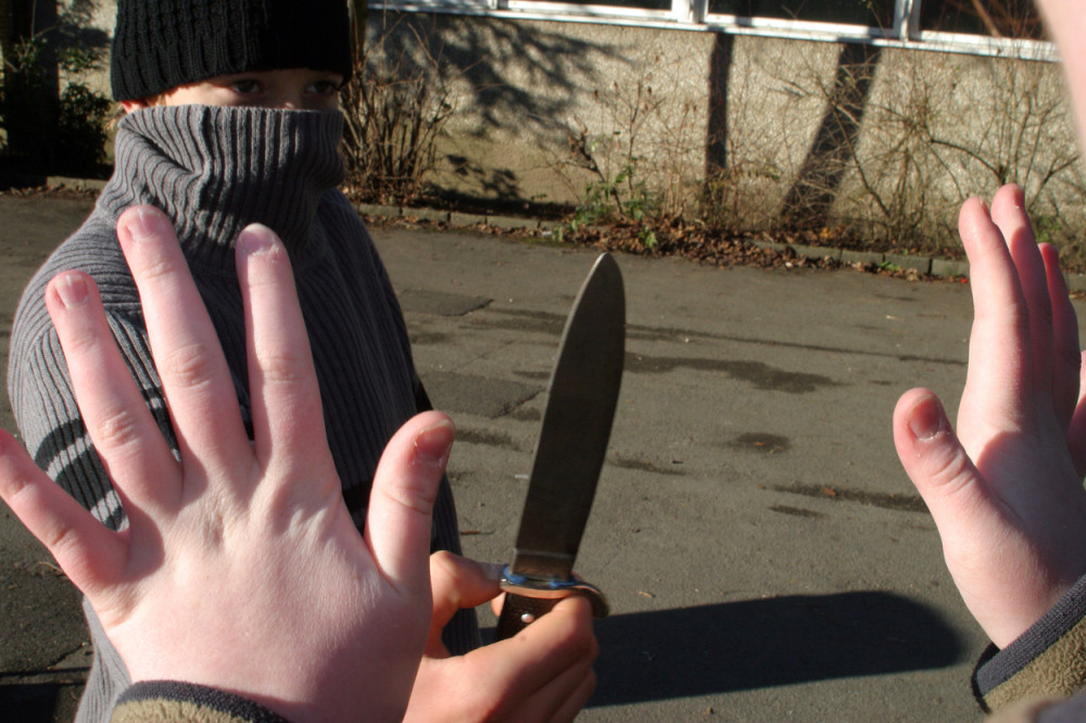 Japanca tukli u Nišu i oteli mu telefon od 500 evra